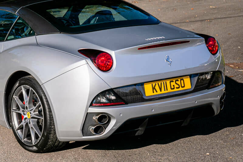 Image 9/44 de Ferrari California (2011)