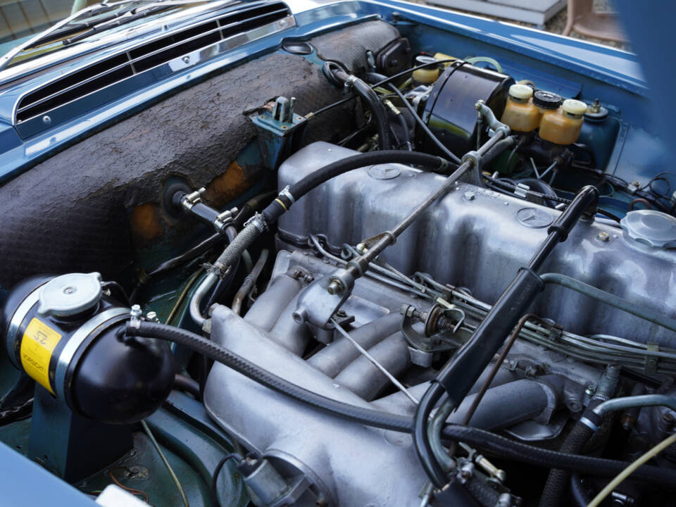 Image 44/50 of Mercedes-Benz 280 SL (1968)