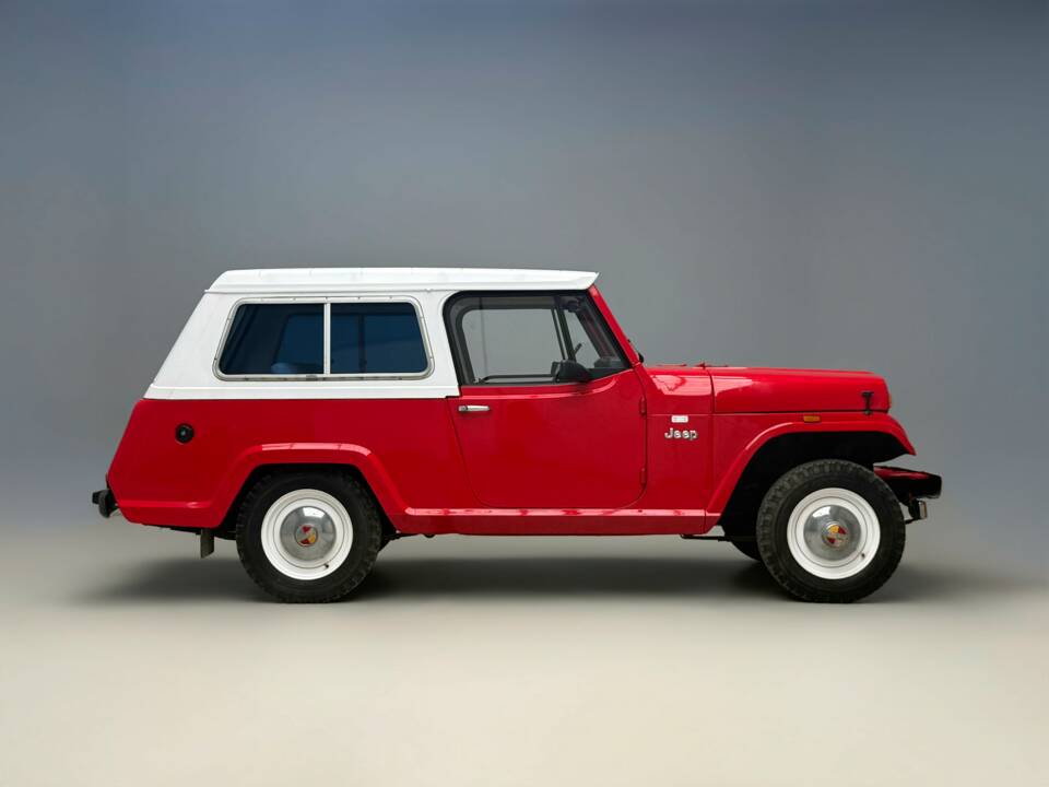 Image 1/20 of Jeep DJ-5F (1977)