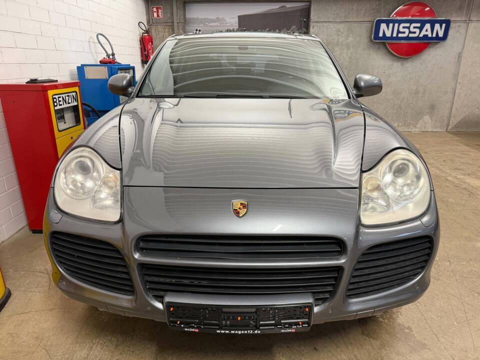 Image 4/16 de Porsche Cayenne Turbo (2003)