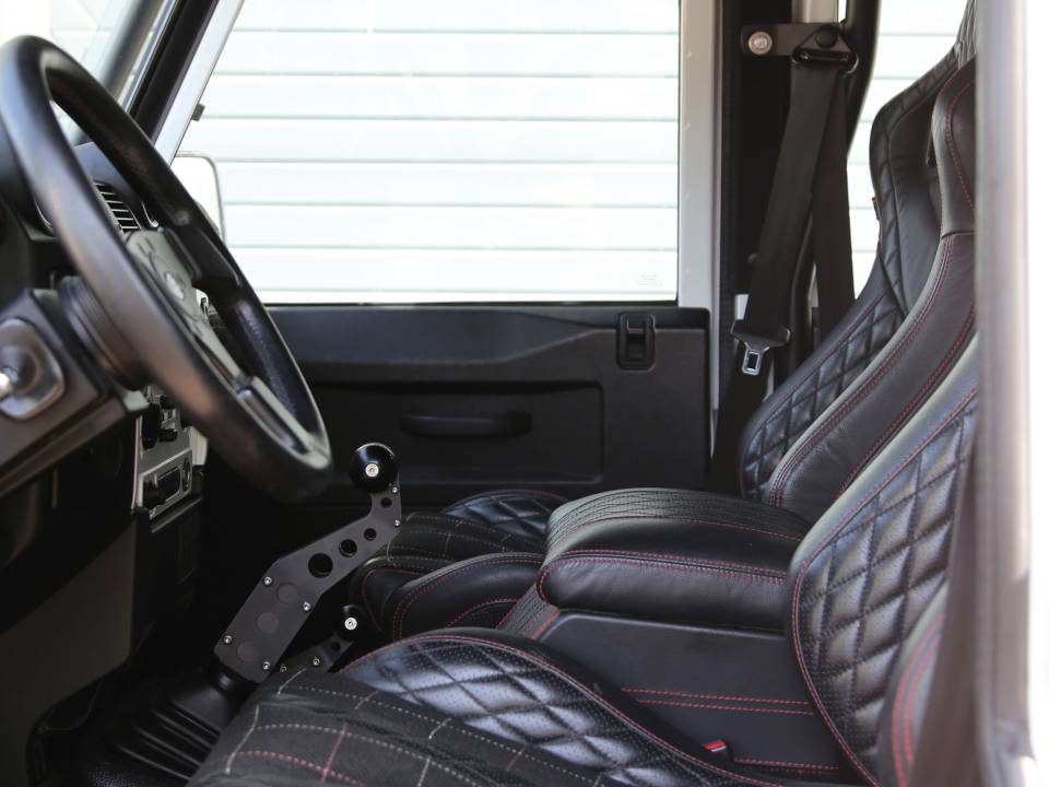Imagen 22/33 de Land Rover Defender 130 Double Cab (2015)
