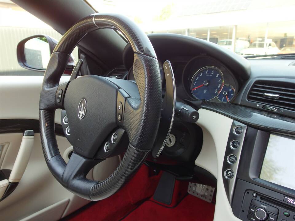 Image 61/99 of Maserati GranCabrio Sport (2015)