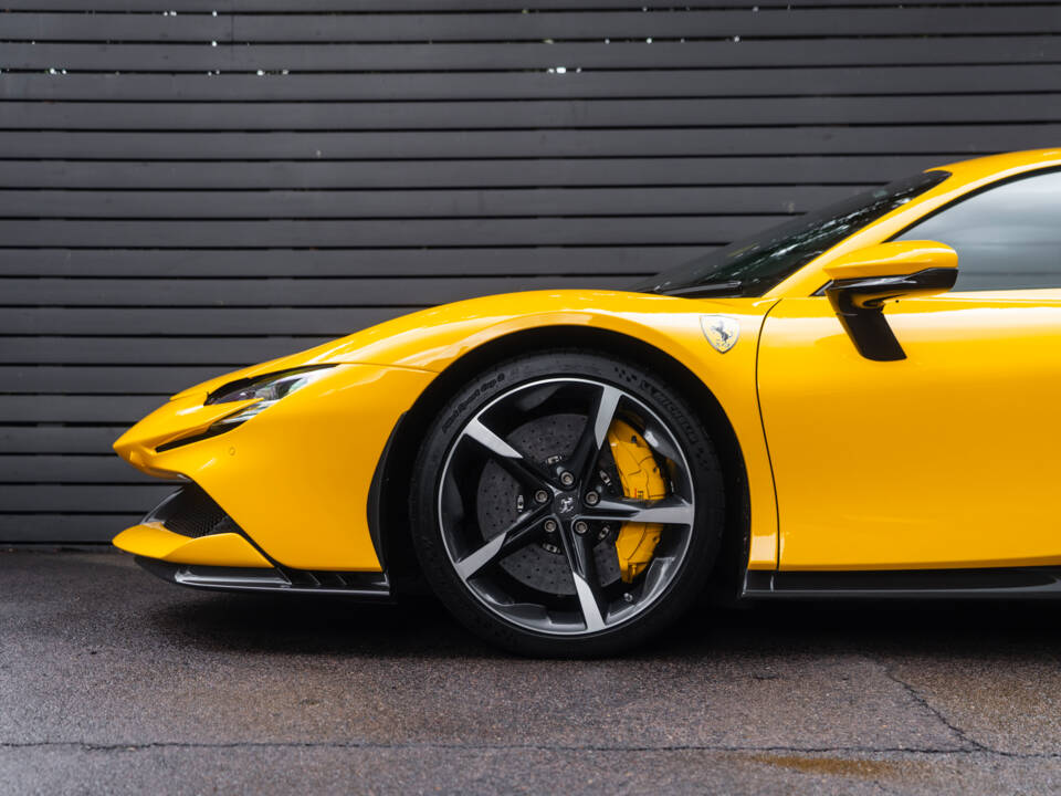 Immagine 12/61 di Ferrari SF90 Stradale (2021)