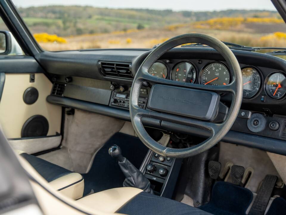 Image 4/50 of Porsche 911 Turbo 3.3 (1988)
