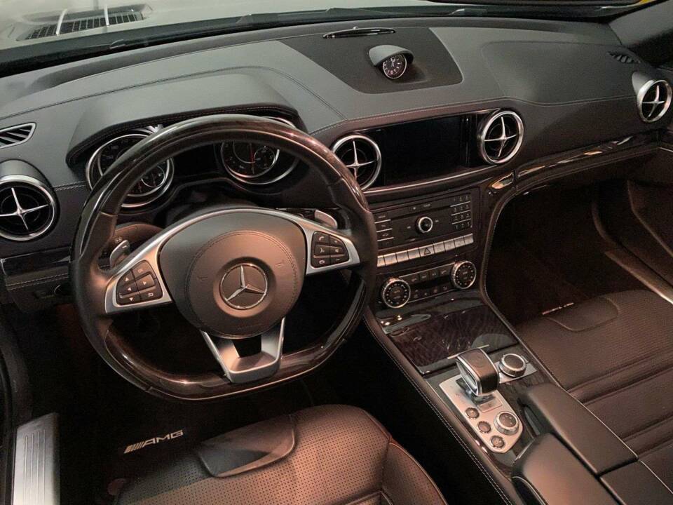 Image 17/20 of Mercedes-Benz SL 63 AMG (2017)