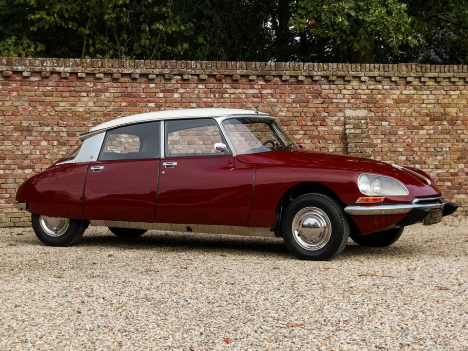 Image 48/50 de Citroën DS 21 (1971)