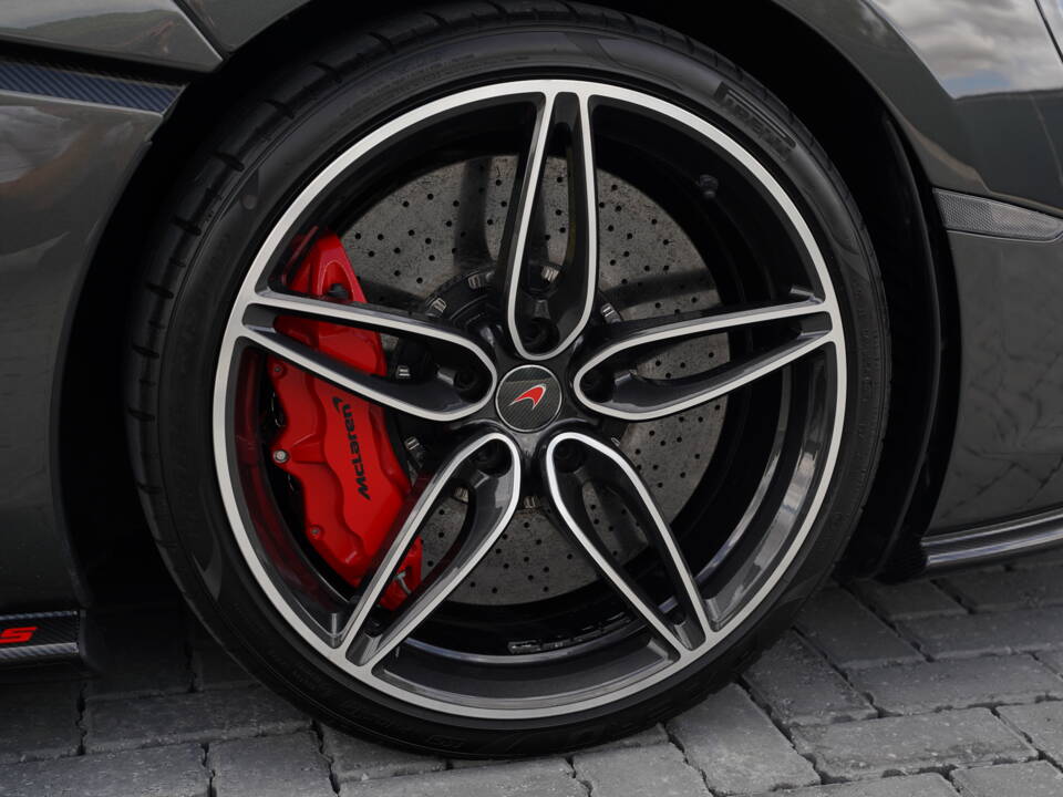Afbeelding 42/50 van McLaren 570S (2016)
