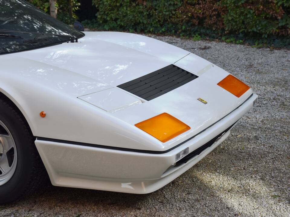 Image 17/43 of Ferrari 512 BBi (1982)
