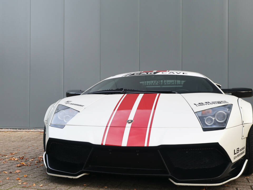 Afbeelding 47/82 van Lamborghini Murciélago (2002)