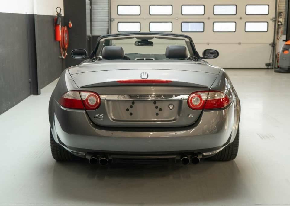 Image 6/46 of Jaguar XKR (2008)