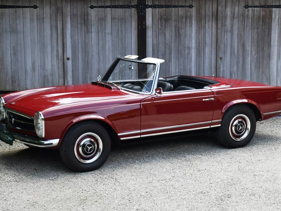 Image 2/45 of Mercedes-Benz 230 SL (1964)
