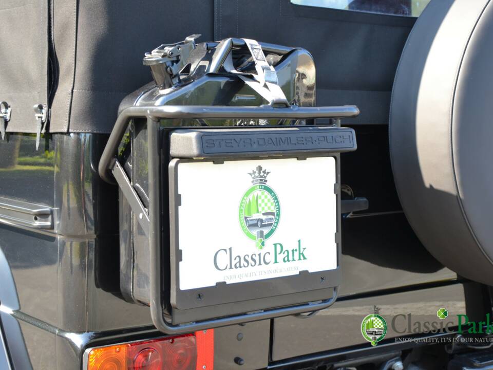 Immagine 45/49 di Mercedes-Benz 230 GE (lang) (1991)