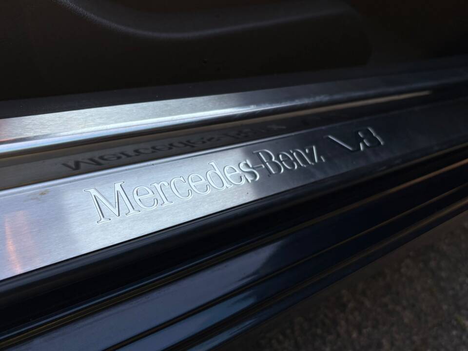 Image 16/24 of Mercedes-Benz CLK 430 (2000)