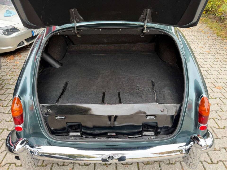 Image 26/36 of Bentley S 3 (1965)