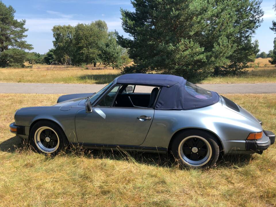 Image 2/50 of Porsche 911 Carrera 3.2 (1984)