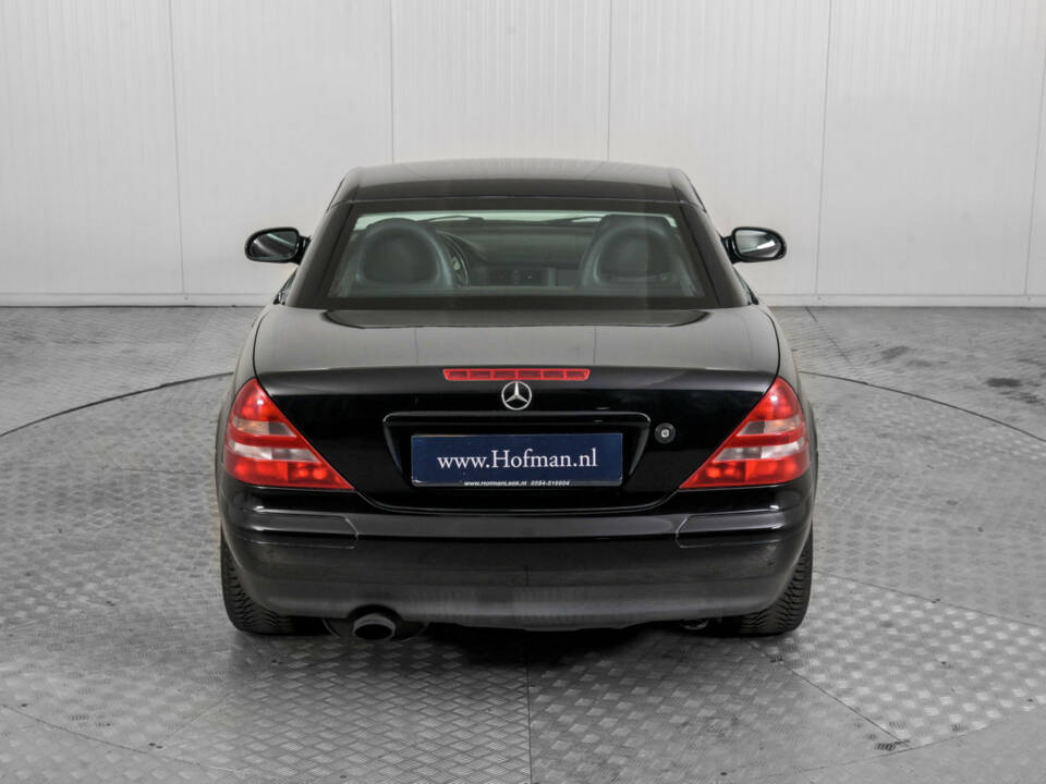 Image 43/47 of Mercedes-Benz SLK 200 (1999)