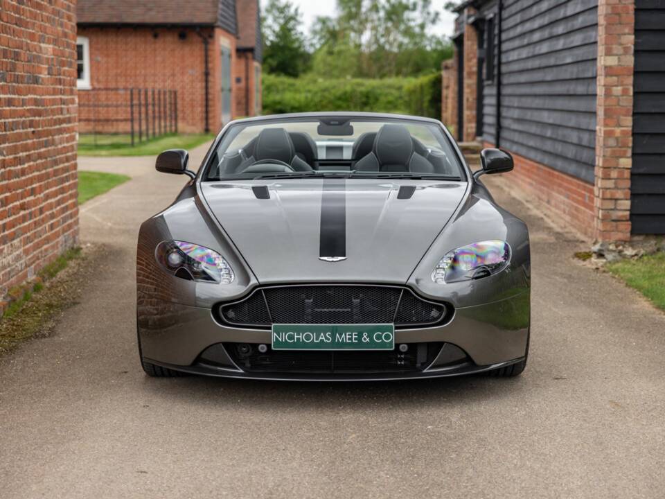 Image 11/50 of Aston Martin V8 Vantage AMR Roadster (2018)