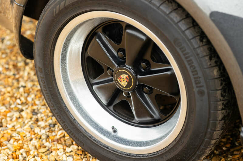 Afbeelding 32/50 van Porsche 911 Turbo 3.3 (1989)
