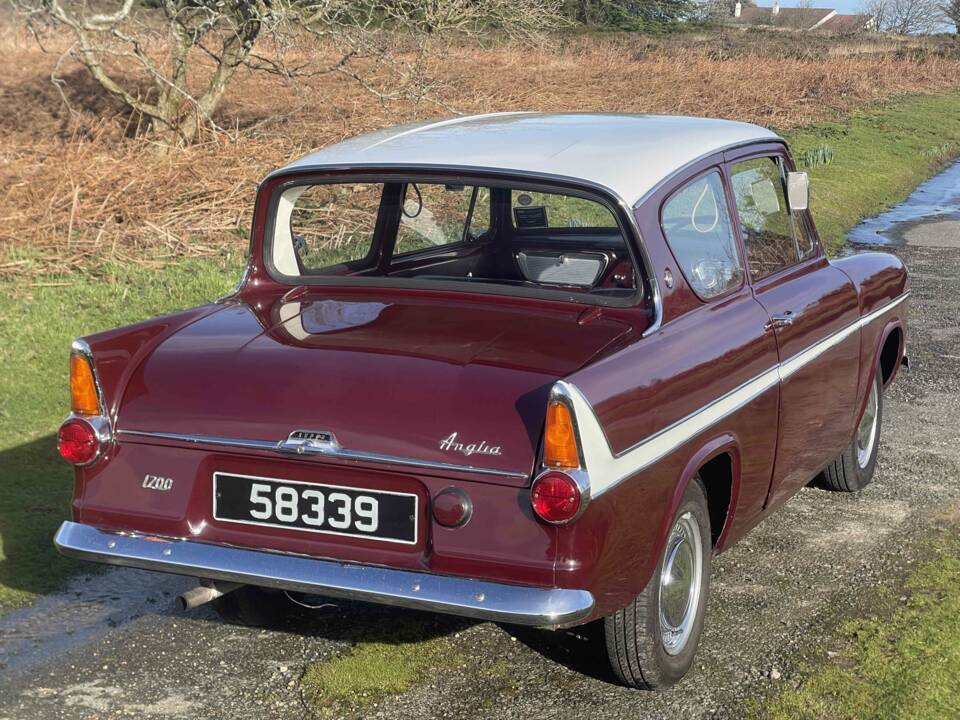 Afbeelding 2/12 van Ford Anglia Super (1966)