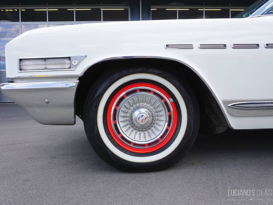 Imagen 14/52 de Buick Electra 225 Custom Convertible (1964)