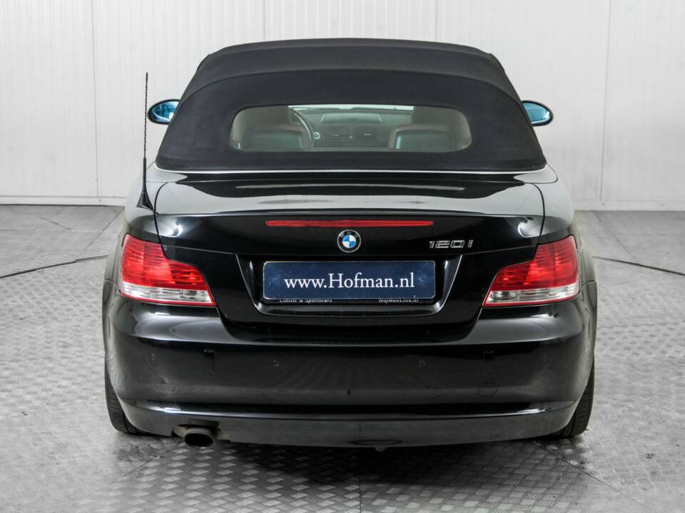 Image 50/50 de BMW 120i (2008)