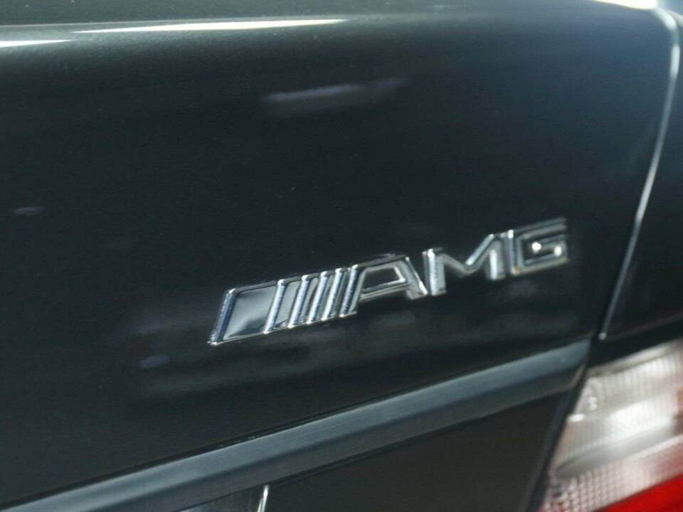 Bild 50/50 von Mercedes-Benz 300 CE-24 3.4 AMG (1993)