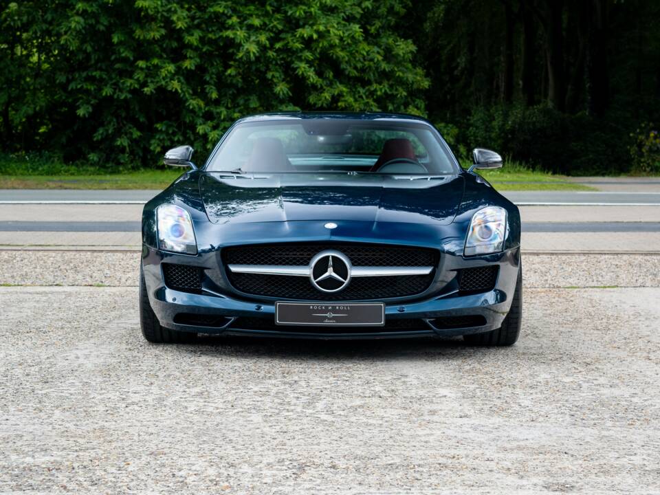 Afbeelding 8/38 van Mercedes-Benz SLS AMG (2010)