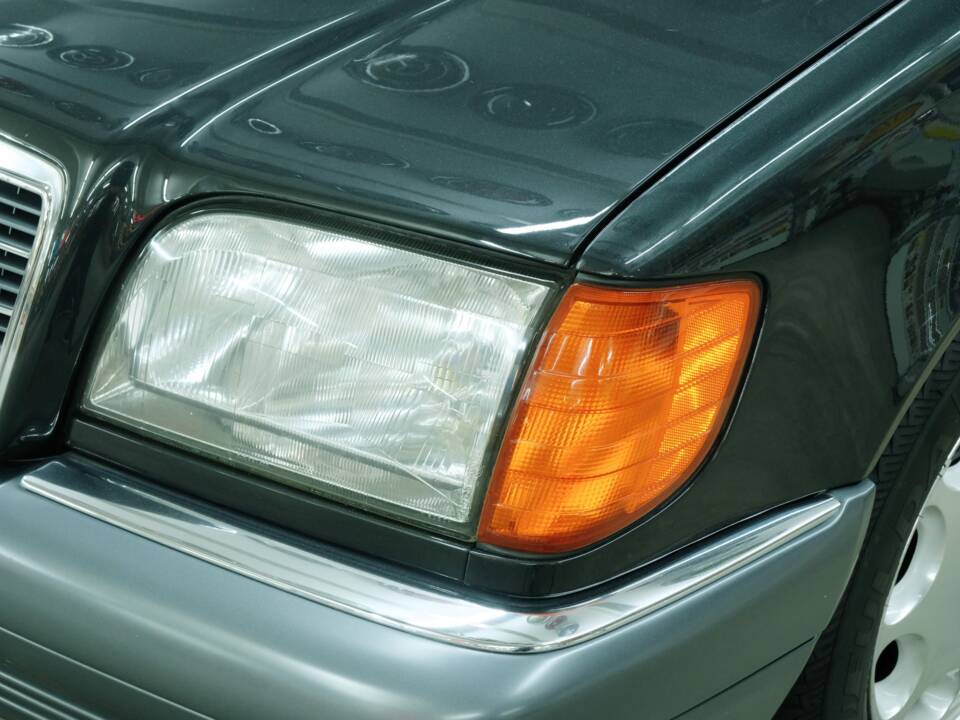 Bild 18/50 von Mercedes-Benz S 350 Turbodiesel (1994)