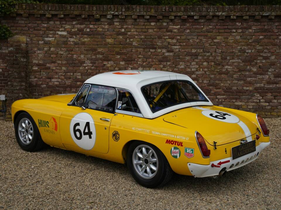 Image 18/50 de MG MGB (1964)