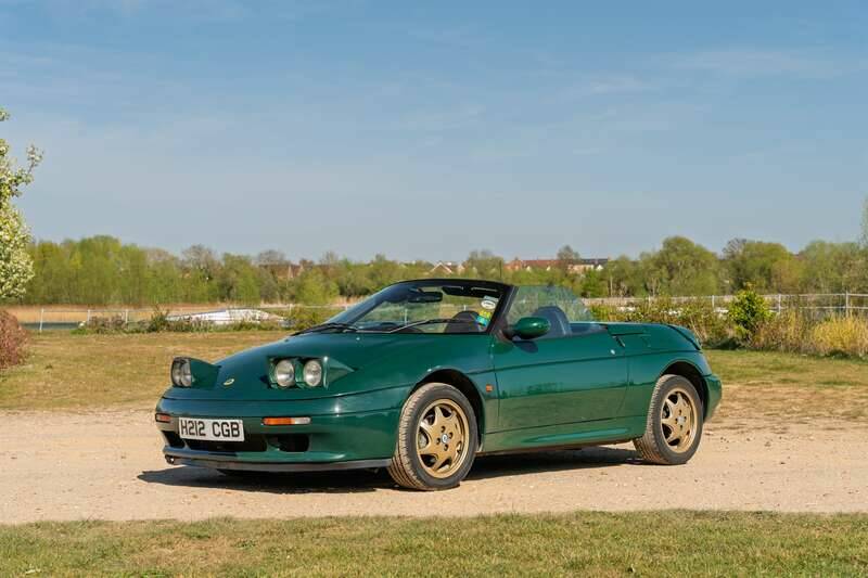 Image 38/50 of Lotus Elan (1991)