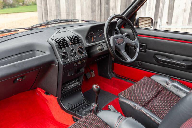 Immagine 44/50 di Peugeot 205 GTi 1.9 (1991)