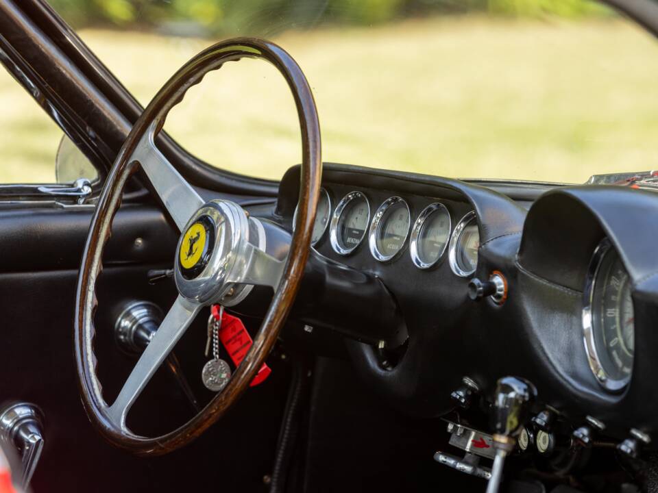Image 13/16 of Ferrari 250 GT Berlinetta Lusso (1963)