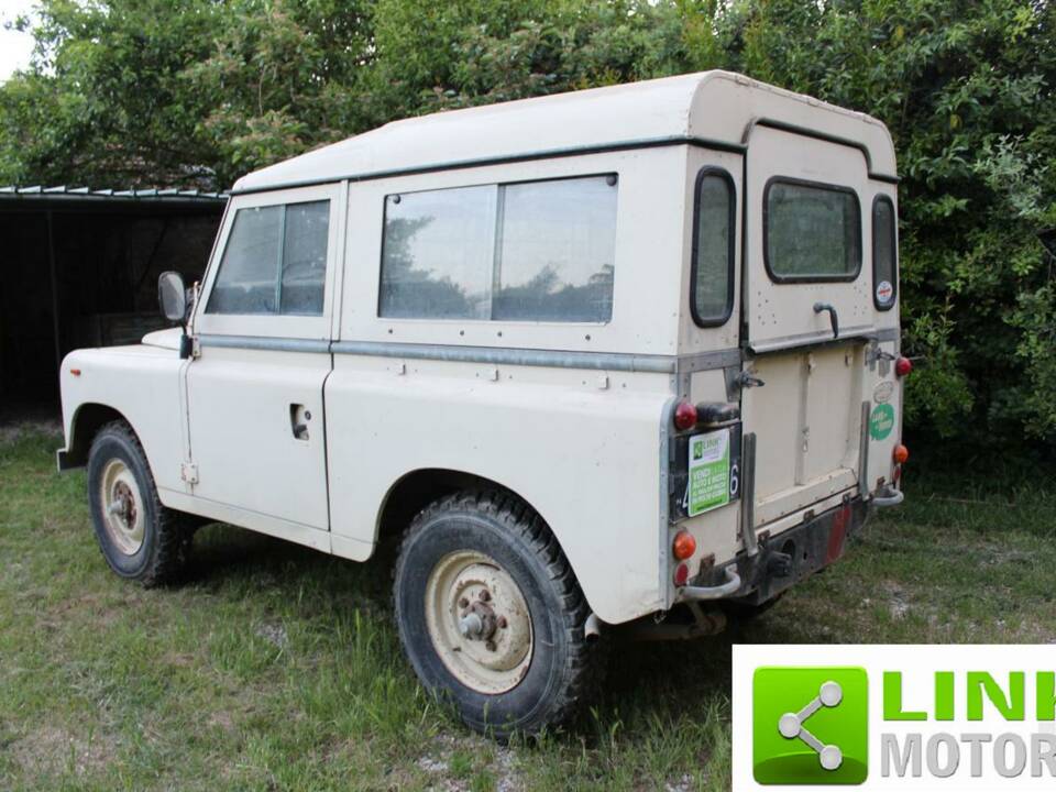 Image 6/10 of Land Rover 88 (1984)
