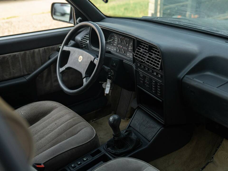 Immagine 33/42 di Lancia Thema 6V (1985)