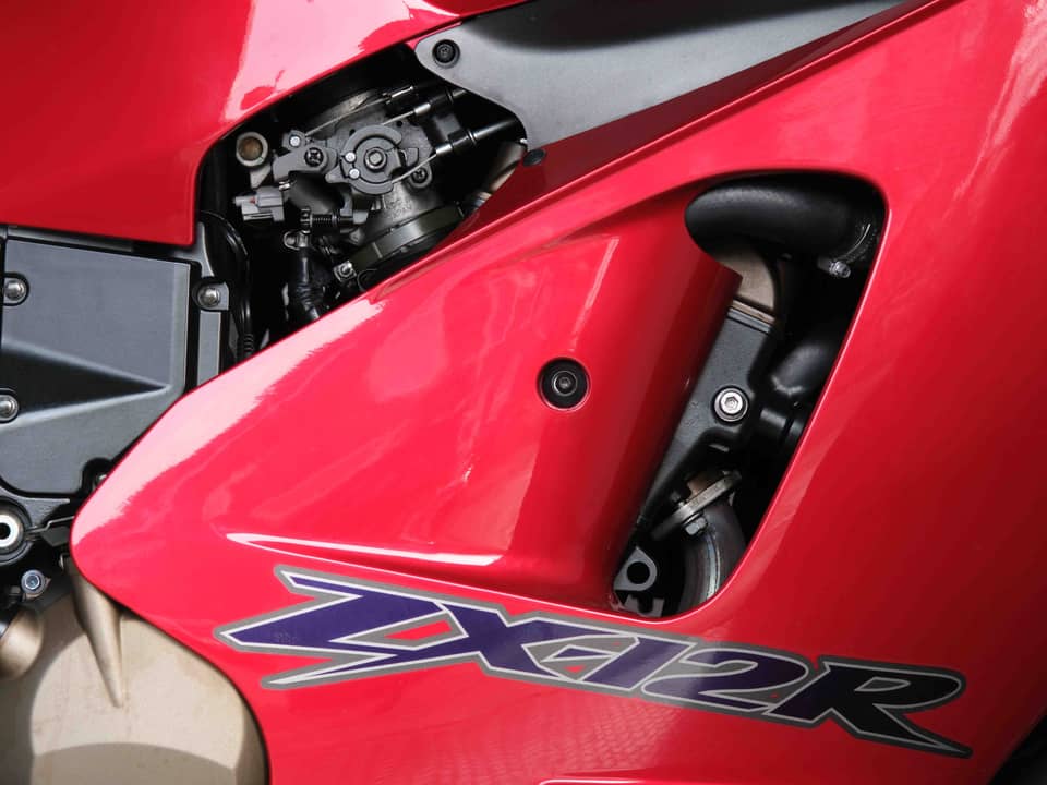 Image 38/91 of Kawasaki Ninja 1200 ZX-12R (2000)
