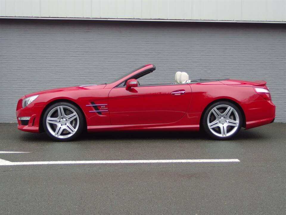 Image 1/99 of Mercedes-Benz SL 63 AMG (2012)