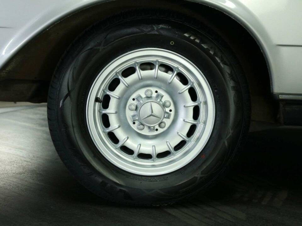 Image 49/50 of Mercedes-Benz 280 CE (1980)