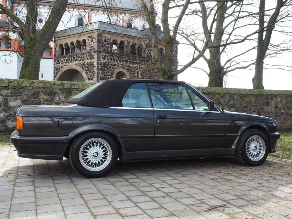 Imagen 3/40 de BMW 325i (1986)