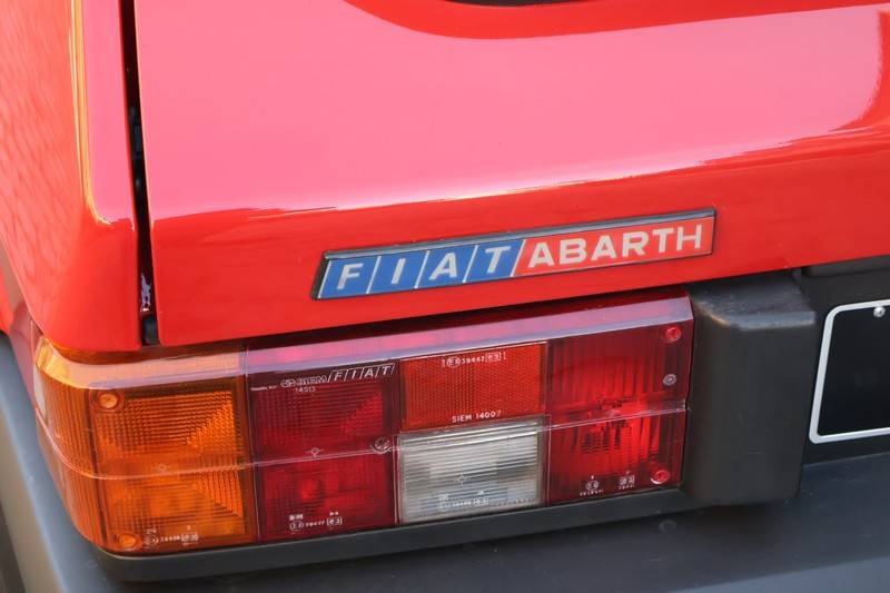 Afbeelding 15/48 van FIAT Ritmo 130 TC Abarth (1984)