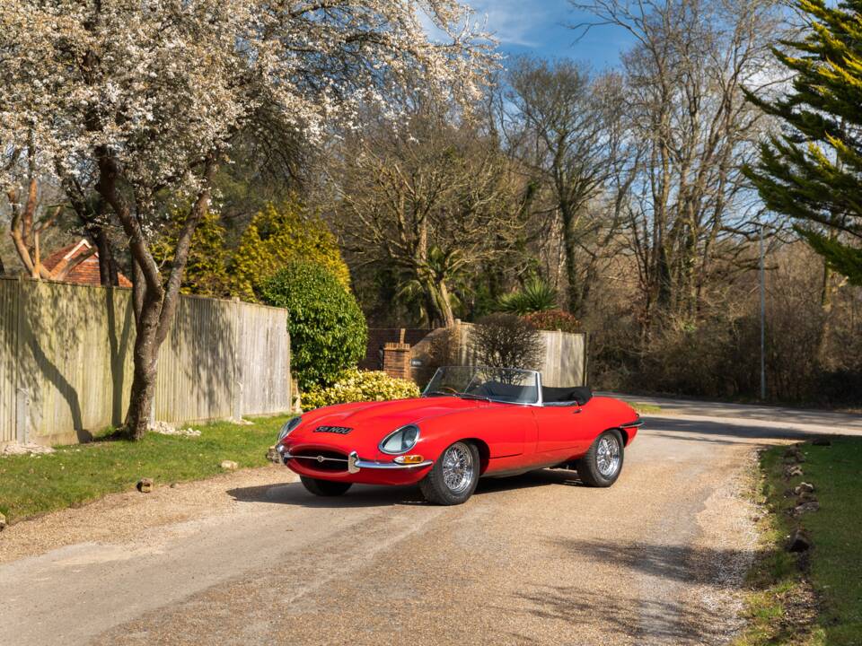 Image 29/44 of Jaguar E-Type 3.8 (1962)