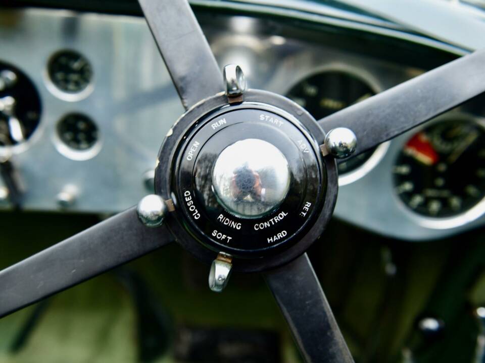 Image 37/44 of Bentley 4 1&#x2F;2 Litre (1936)