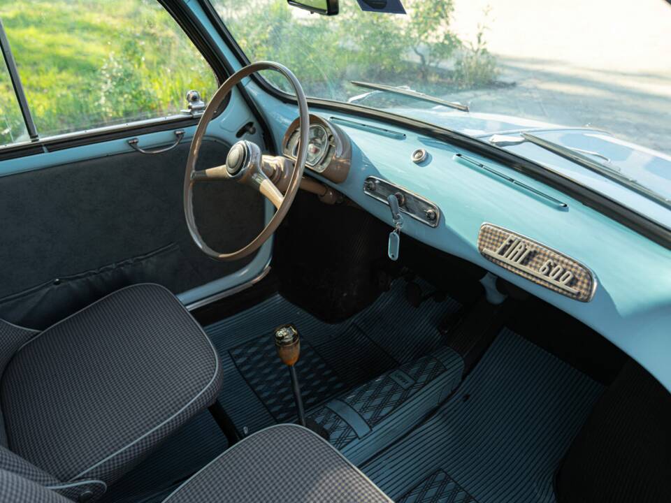 Image 25/49 of FIAT 600 (1957)