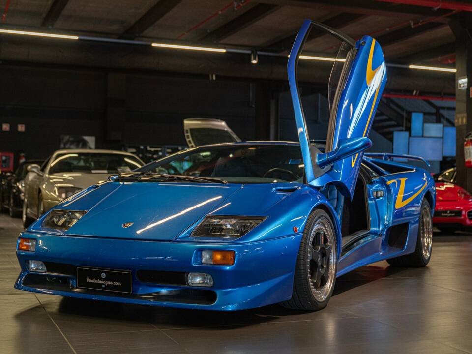 Image 4/36 of Lamborghini Diablo SV (1998)