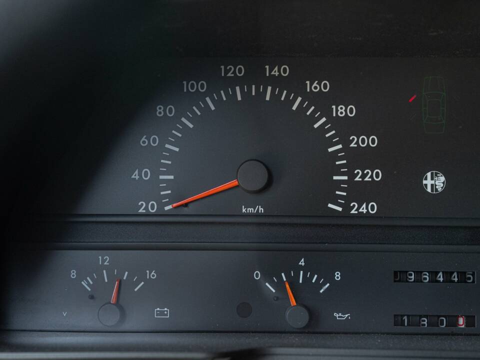 Image 43/50 de Alfa Romeo 164 2.0 (1991)