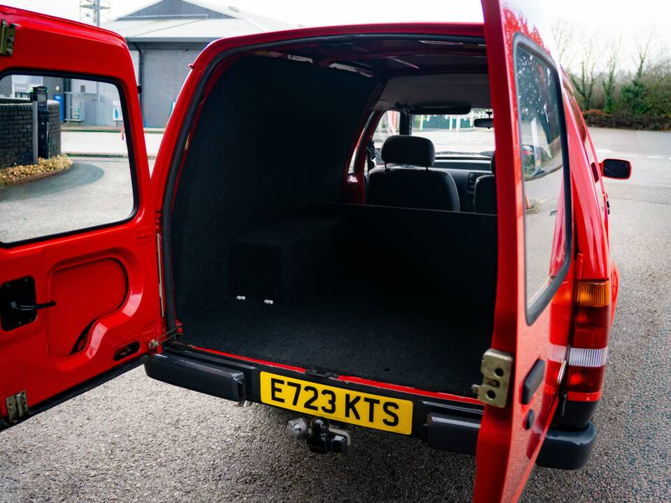 Imagen 19/20 de Ford Escort 1.6 Laser Van (1988)