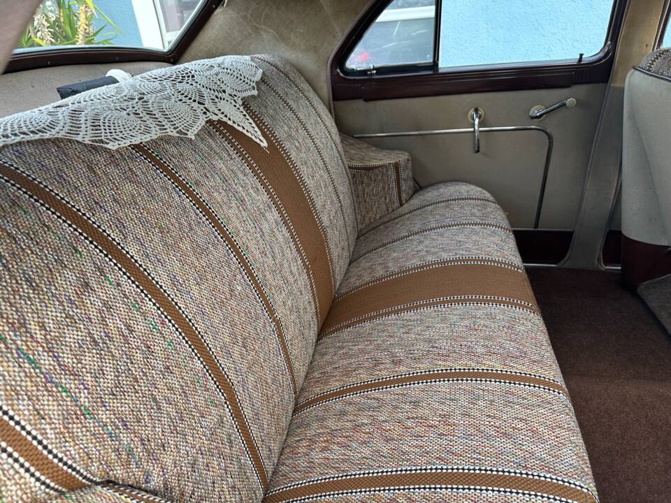 Immagine 56/70 di Packard Deluxe Eight Club Sedan (1950)
