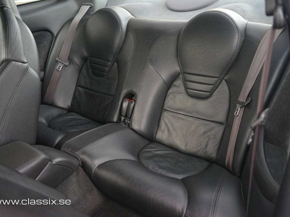 Image 20/29 of Jaguar XKR (2003)