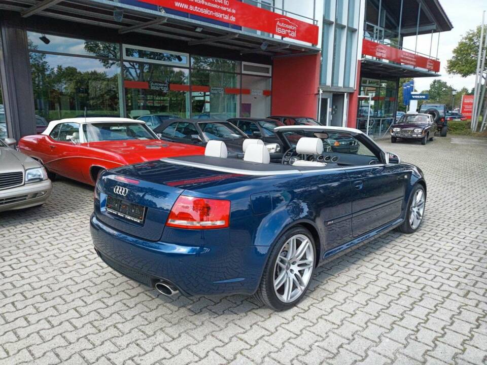 Immagine 7/19 di Audi RS4 Cabriolet (2008)