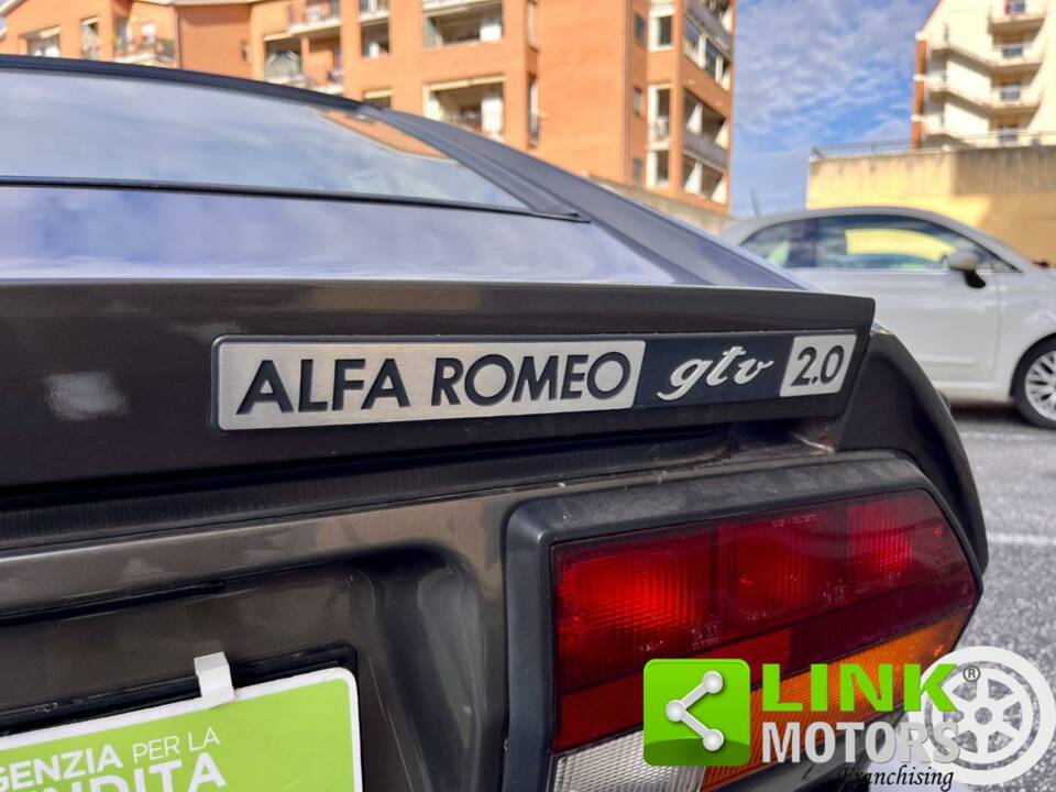Image 7/10 of Alfa Romeo GTV 2.0 (1981)