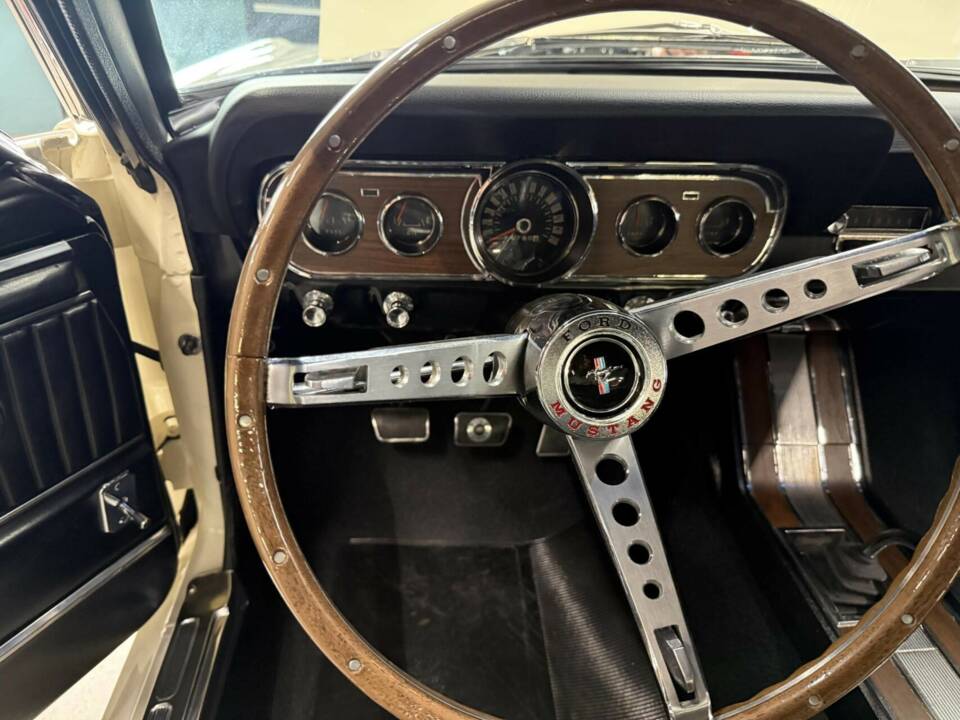 Bild 39/50 von Ford Mustang GT (1966)
